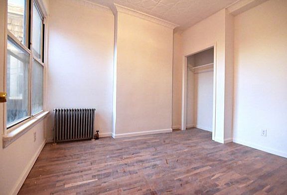 2nd image of 735 Meeker Ave #2