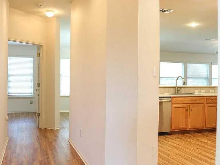 1811 W Pflugerville Pkwy — Photo 5