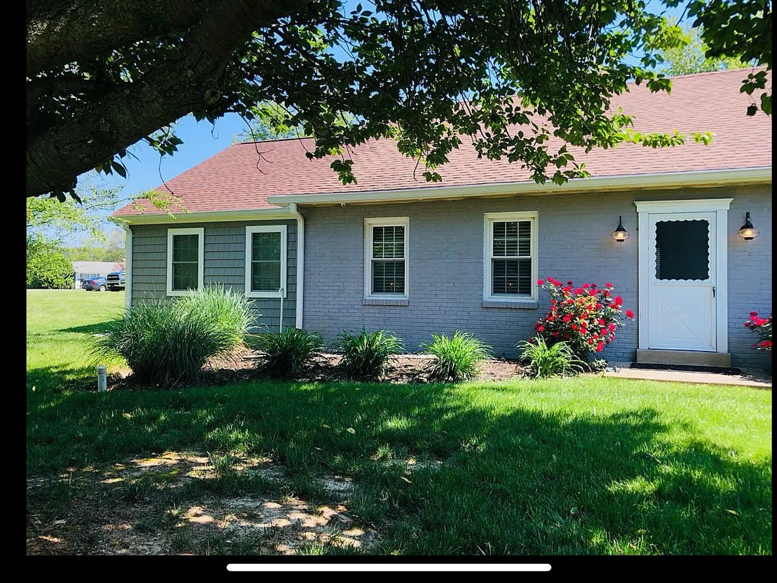5 bed, 2800 sqft, $3,950 — Photo 2