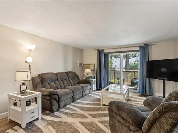 46 Greentree Ln APT 16, Weymouth, MA 02190