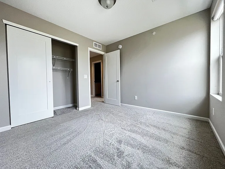 5228 Hampton St NE — Photo 23