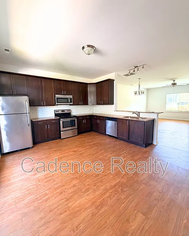 2 bed, 2.5 bath, $1,650 — Photo 1