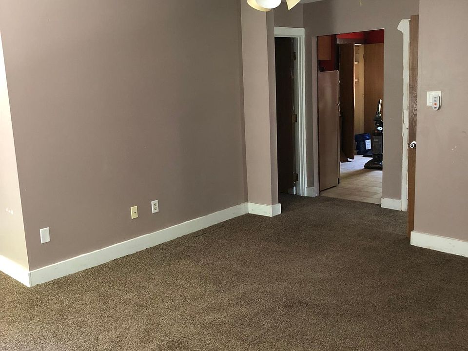 Living room looking into kitchen.