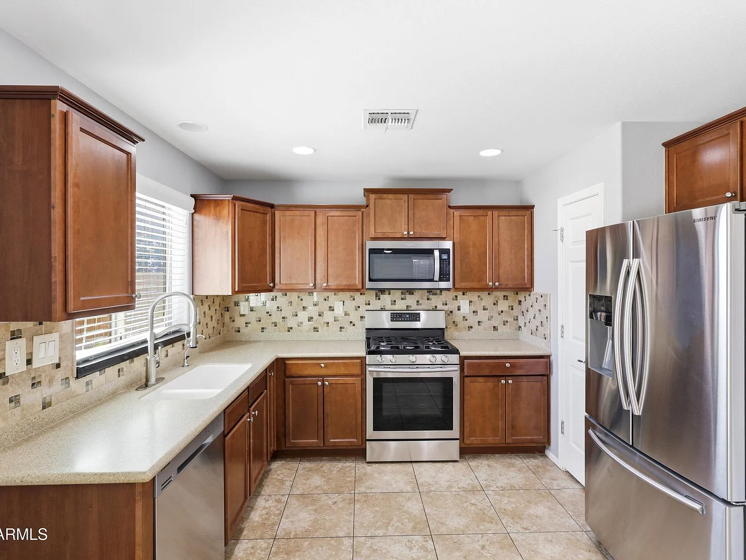3 bed, 2.5 bath, 1486 sqft, $2,300 — Photo 3