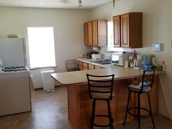5th image of 215 Arthur Dr