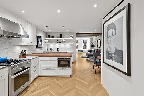 Sold by Warburg | media 1