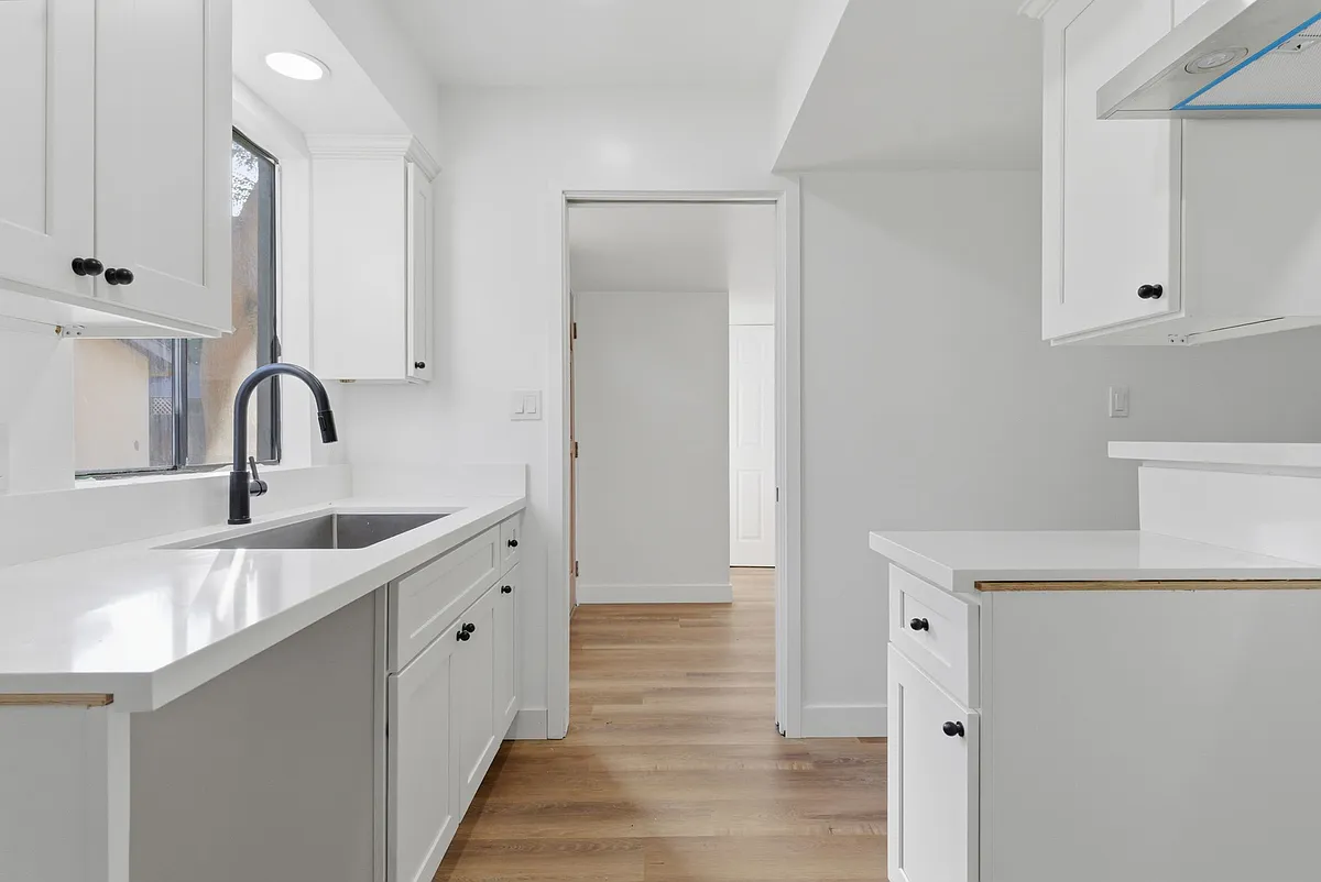 Building Photo - 2601 Edmonton St #10B