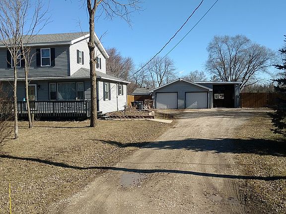 4th image of 3321 102nd Ave