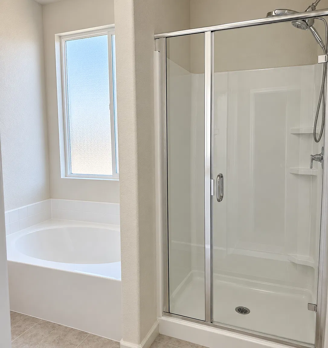 4 bed, 2.5 bath, 2045 sqft, $3,950 — Photo 4