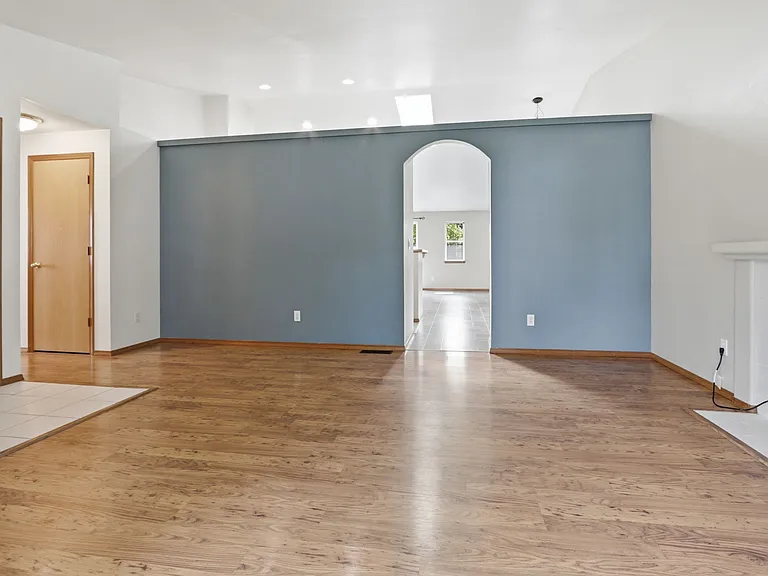 894 SE 71st Ave — Photo 4