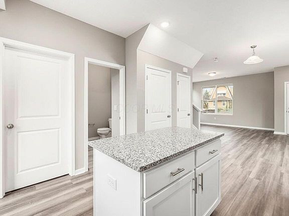 4th image of 798 S Yearling Rd