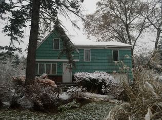 16 Emerald Ln, Huntington Station, NY 11746