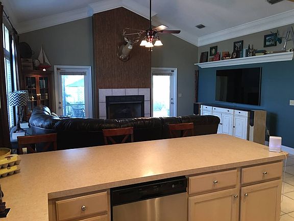 5th image of 527 Holly Dr