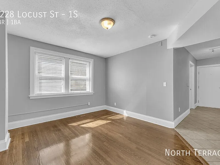 4228 Locust St #1S — Photo 9