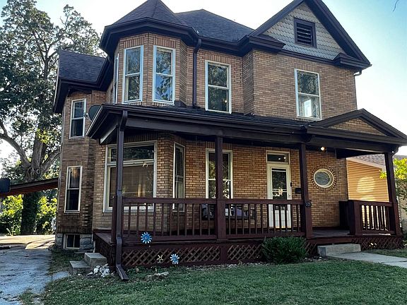 2nd image of 520 Fulton St