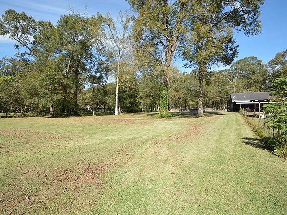 GREAT AREA FOR PLANTING SEASONAL GARDENS OR ADDITIONAL PET AREA.