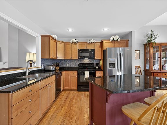 4th image of 22 Mill Pond Road #22