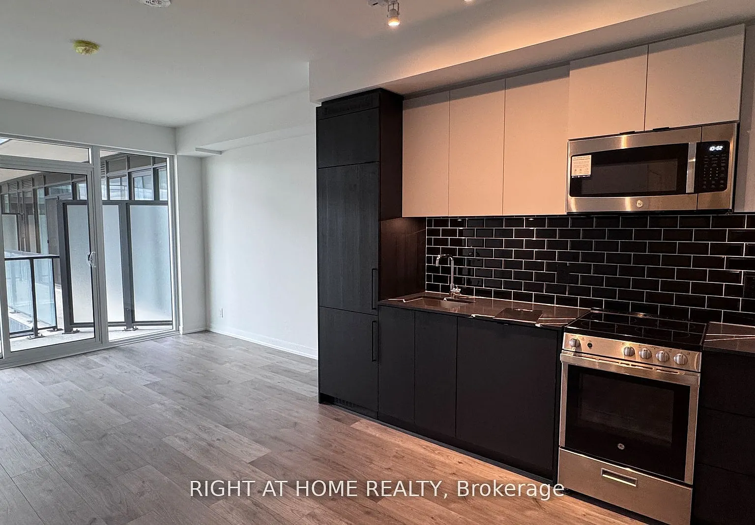 2 bed, $2,900 — Photo 3