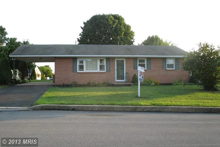 50 Edward Dr photo 1