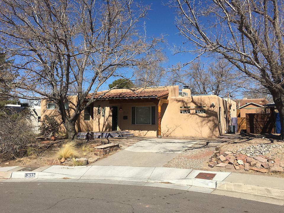 2nd image of 3133 Summit Pl NE