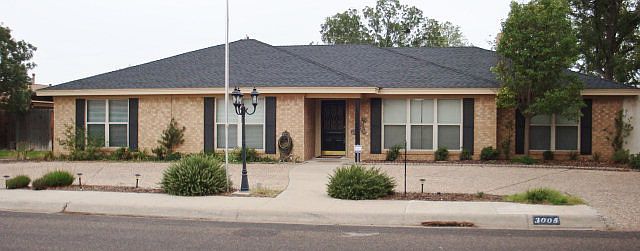 1st image of 3005 Meadowbrook Dr
