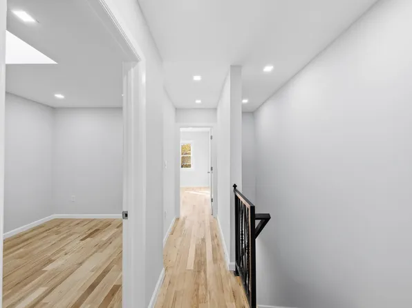 309 East 59th Street image 12 of 17