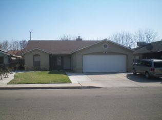 8652 S Julianna Ave, Parlier, CA 93648