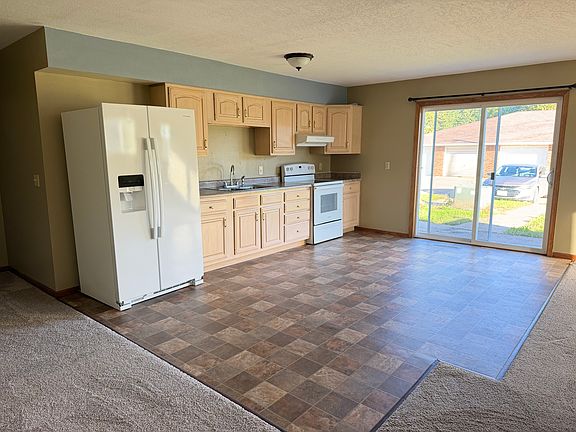 2nd image of 210 E 14th St #1