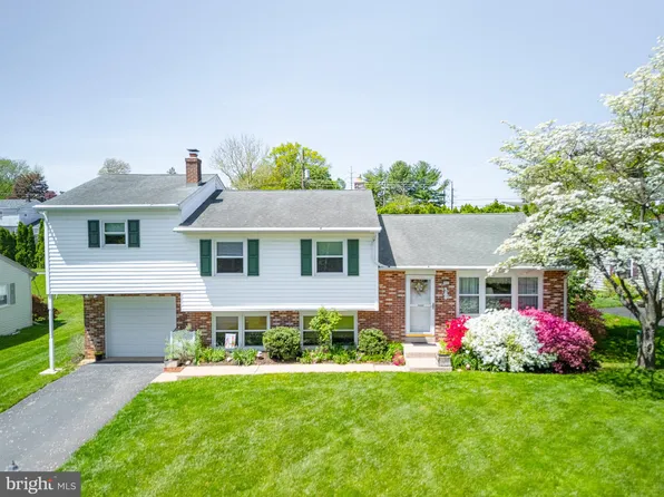 675 Gentry Dr, Lancaster, PA 17603