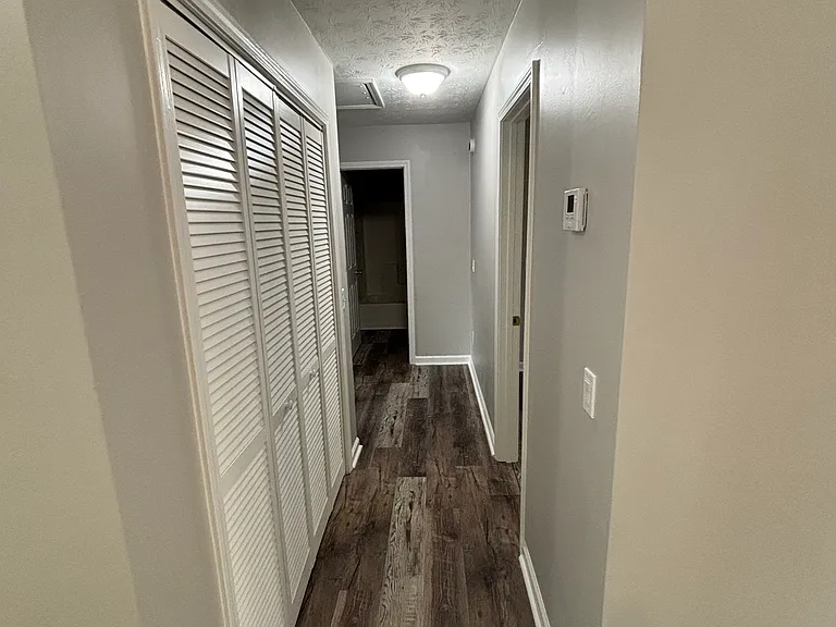 1142 Lavista Dr — Photo 8