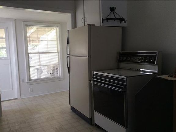 4th image of 7105 Kermit Ave