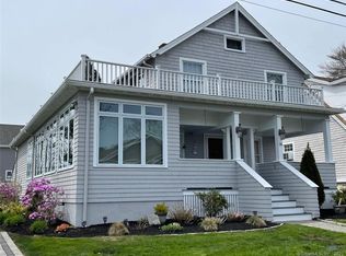 26 1st Ave, Branford, CT 06405