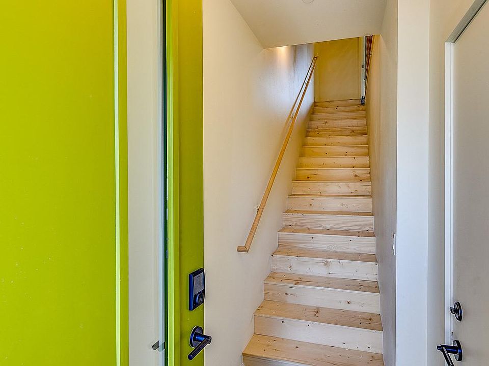 1st image of 201 Madrona Way NE