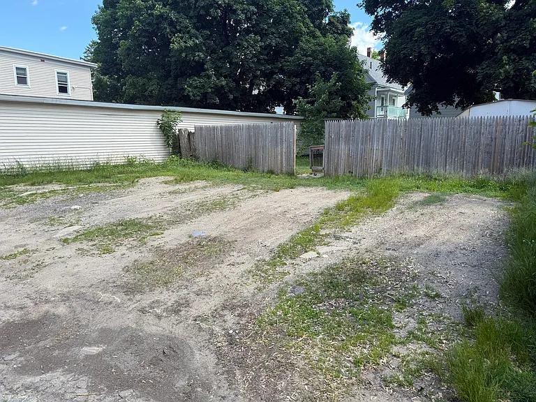 112 Arlington St #2 — Photo 7