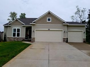 858 Ashlee Ct, Norton Shores, MI