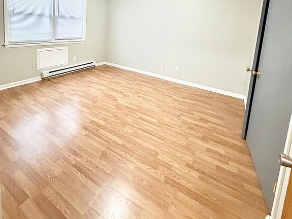 4th image of 7 Paul Ave #106