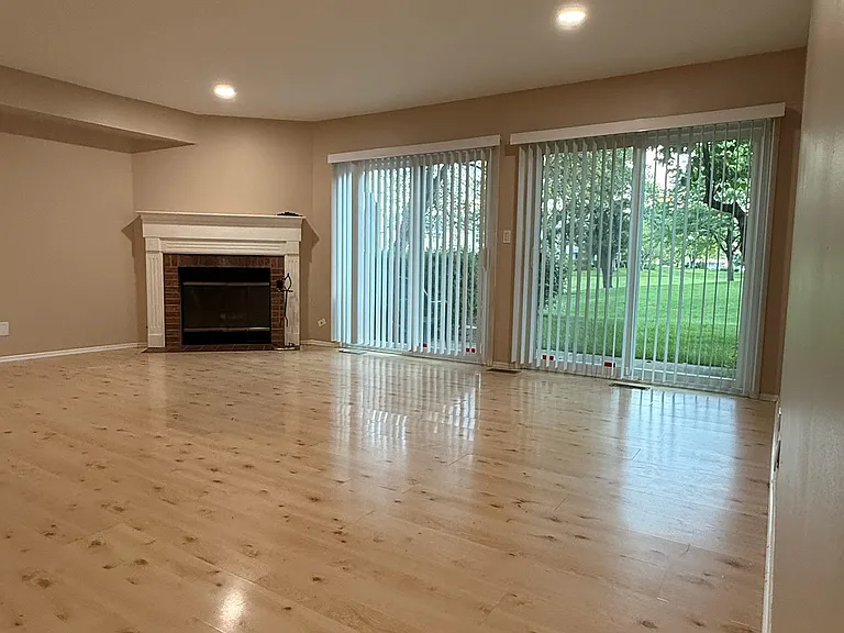 1905 Quaker Hollow Ln — Photo 2