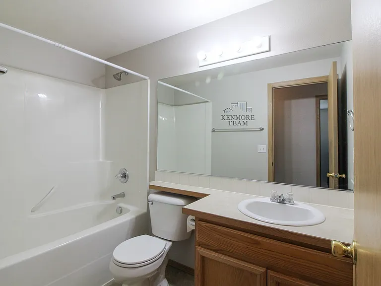 4215 Cochins Ln — Photo 15