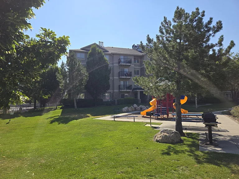 1230 E Privet Dr #4-425 — Photo 27