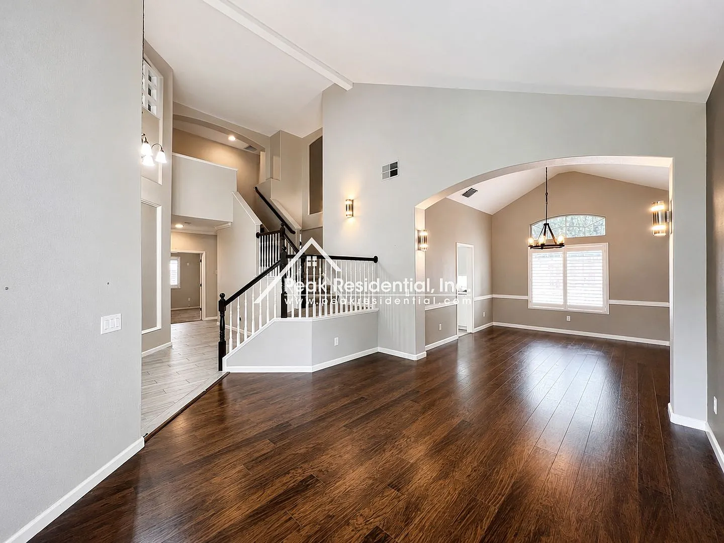 Wonderful 4bd/2.5ba Roseville Home With Pool! — Photo 4