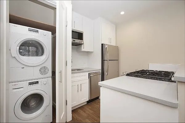 Rented by REAL New York | media 20