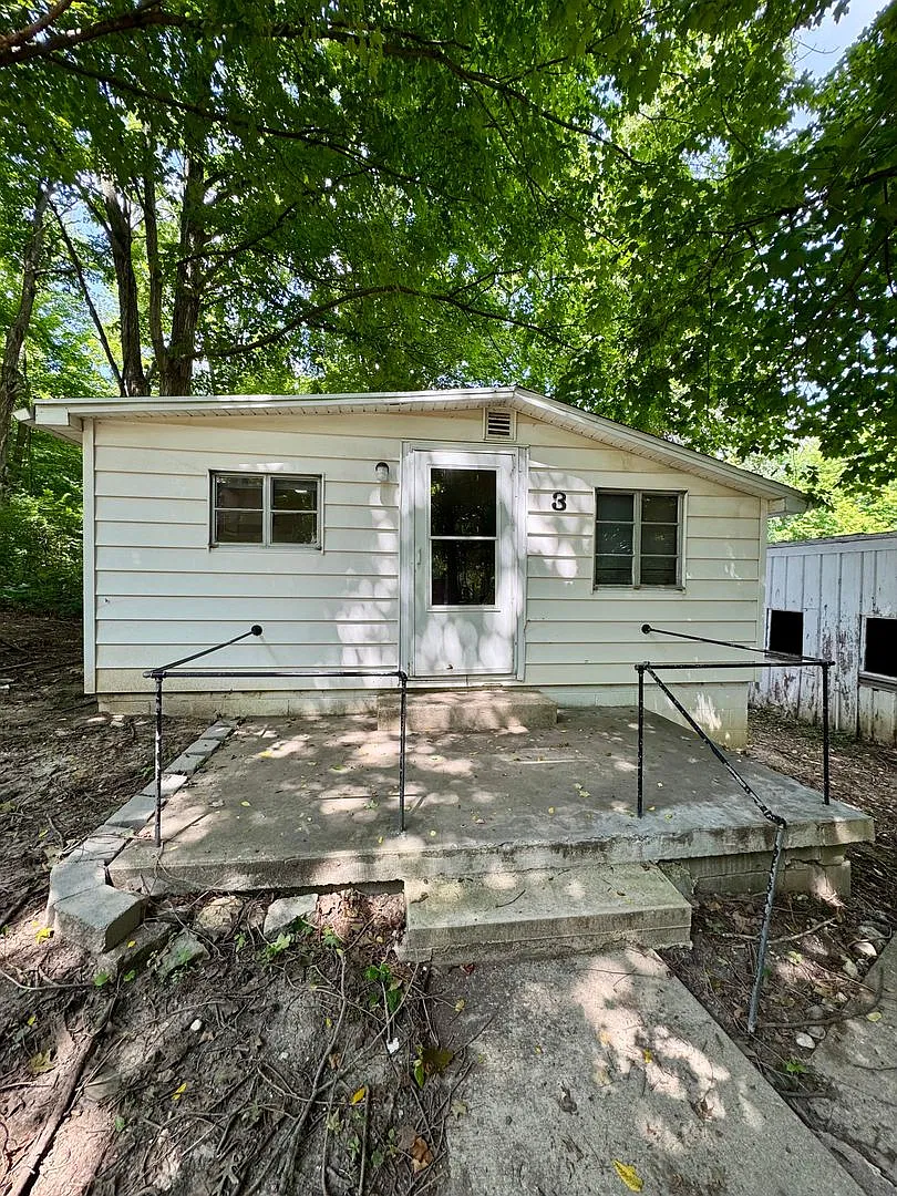 Farm House — Photo 1