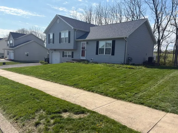 132 Steeplechase Dr, Pleasant Gap, PA 16823