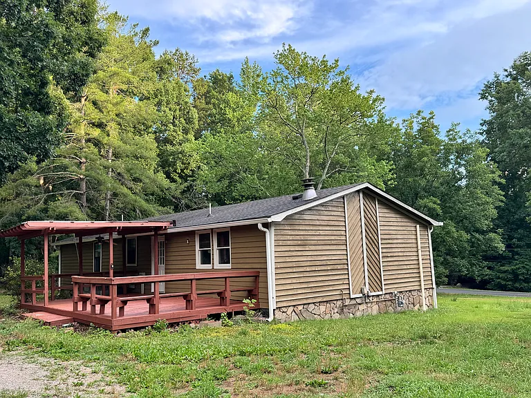 9700 Beatties Ford Rd — Photo 22