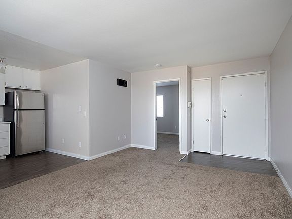 5th image of 2925-2945 Broadway #E110