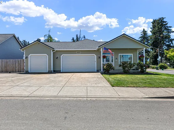 827 Yoss Pl, Cottage Grove, OR 97424