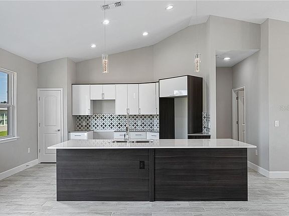 5th image of 307 Fern Ct