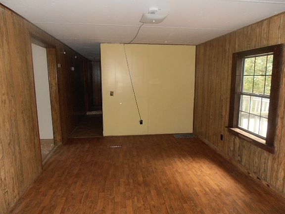 5th image of 60 Woodland Dr