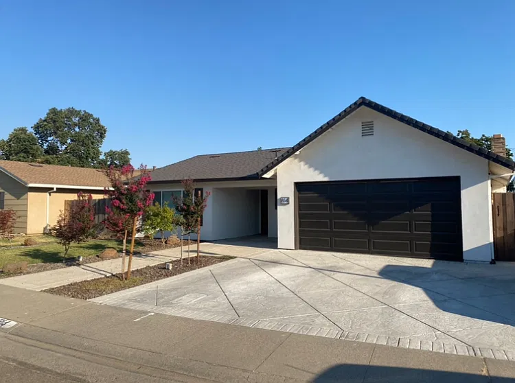 814 Wendy Hope Dr — Photo 2