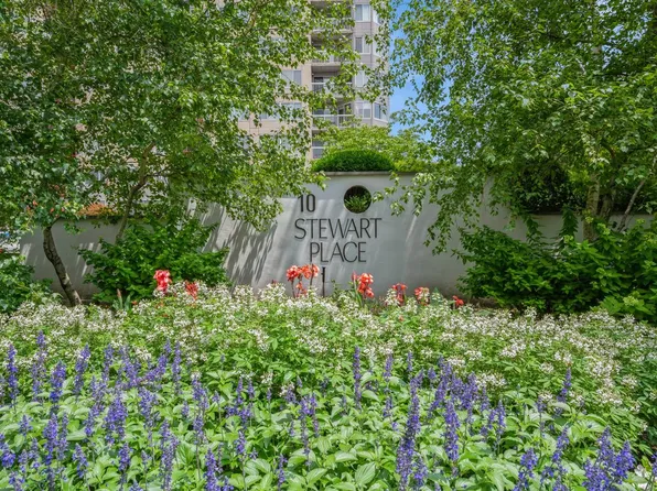 10 Stewart Place #10EW, White Plains, NY 10603